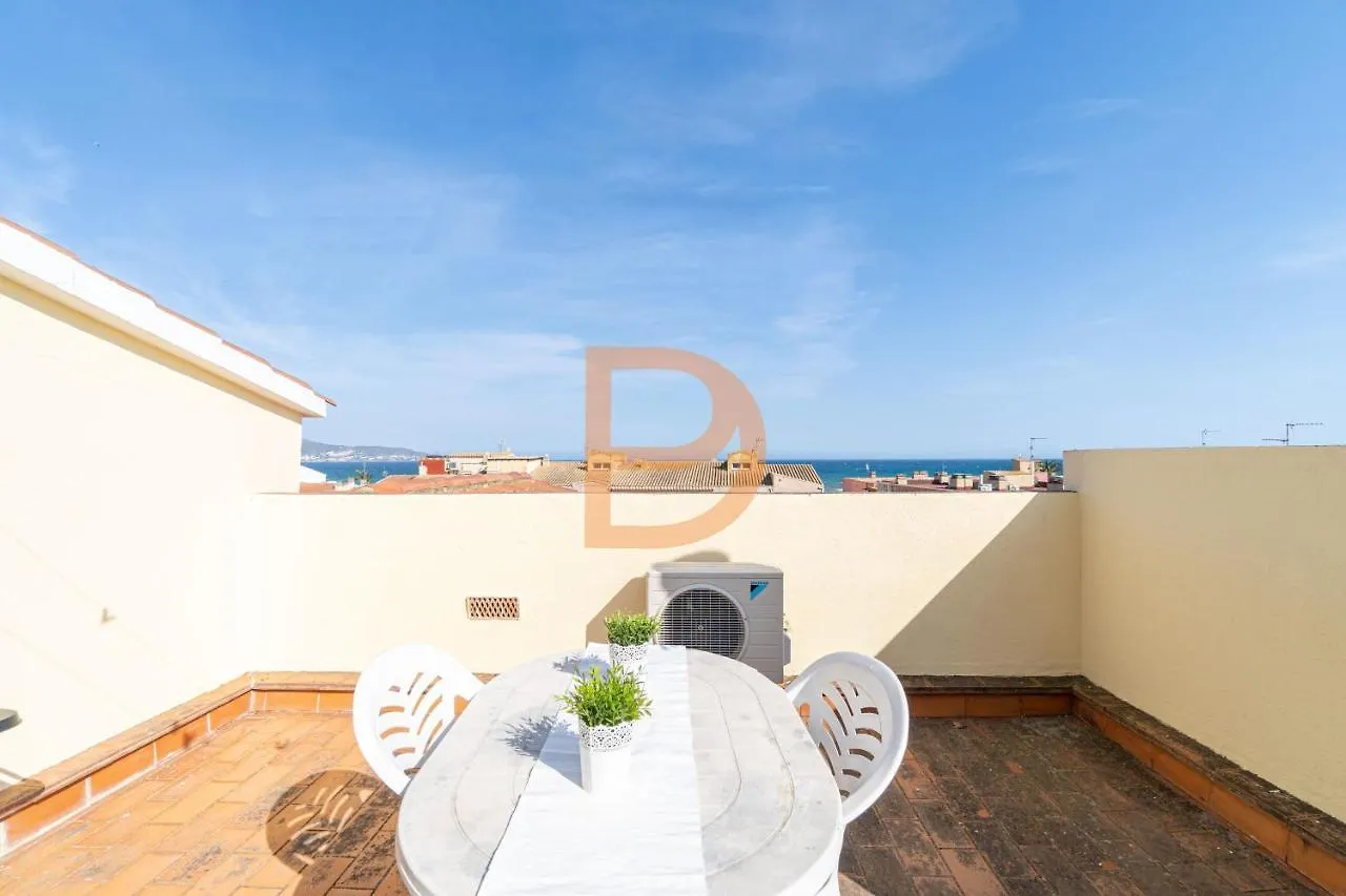 Cozy Apartment In Empuriabrava 5 Minute Walk From The Sea