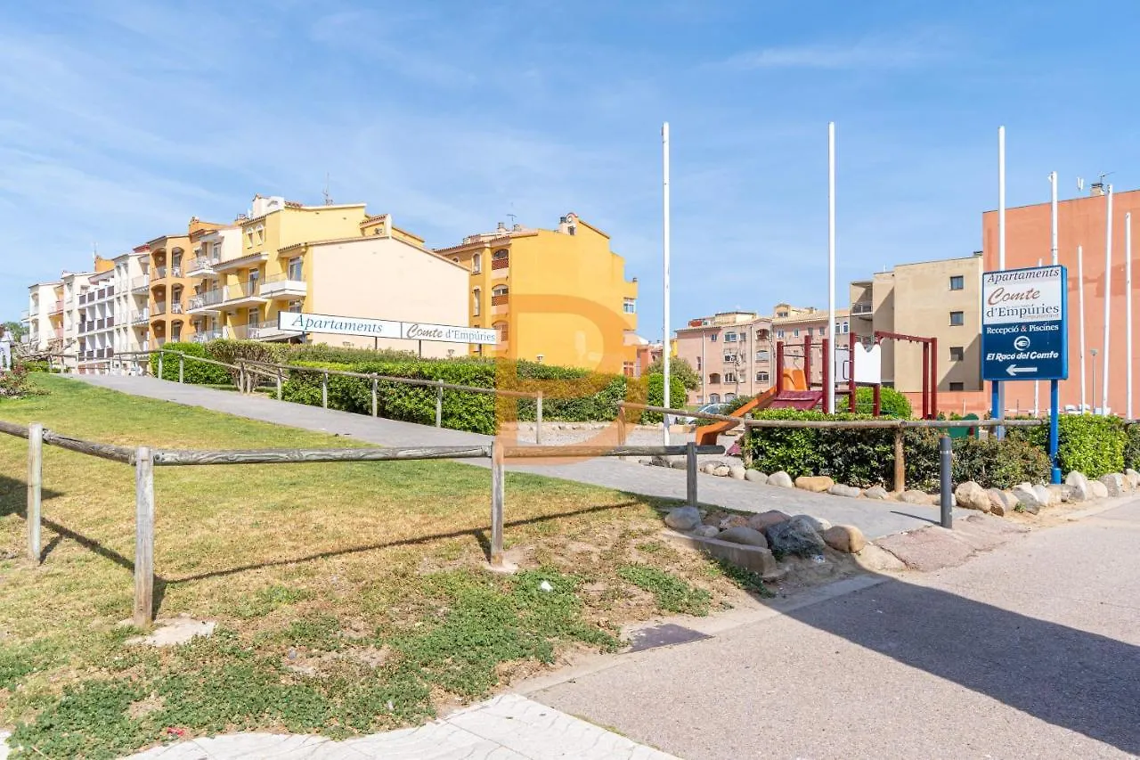 Cozy Apartment In Empuriabrava 5 Minute Walk From The Sea