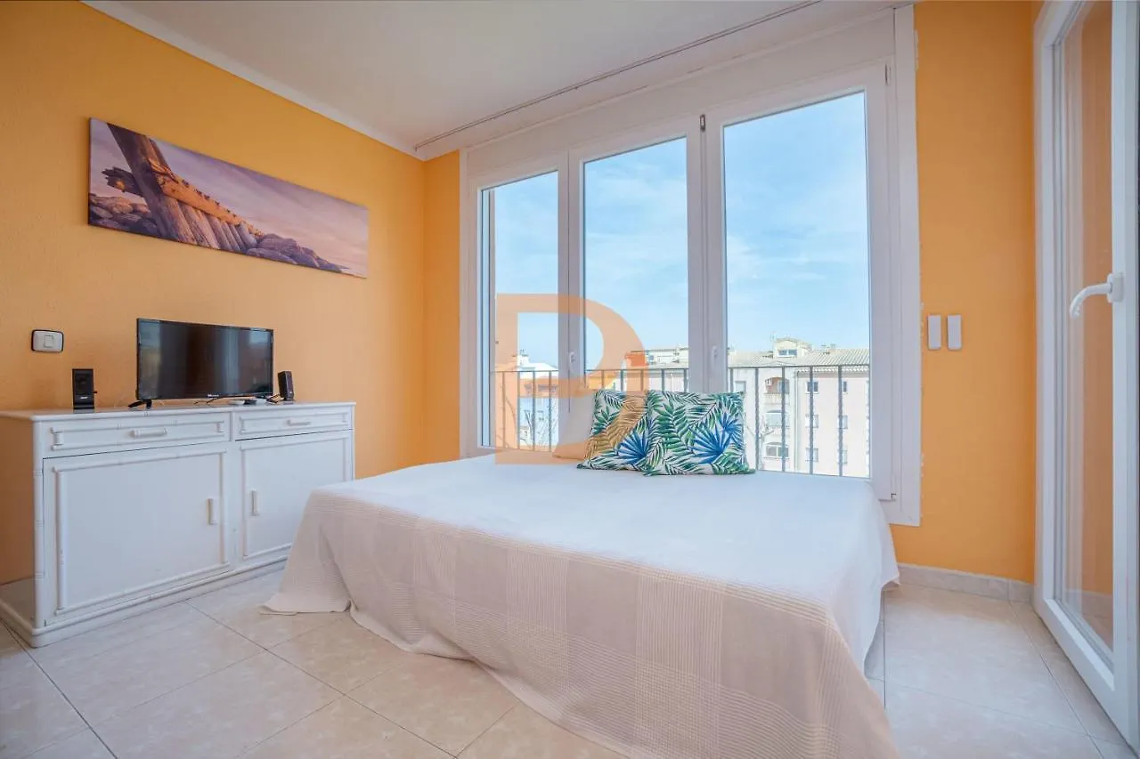 Cozy Apartment In Empuriabrava 5 Minute Walk From The Sea